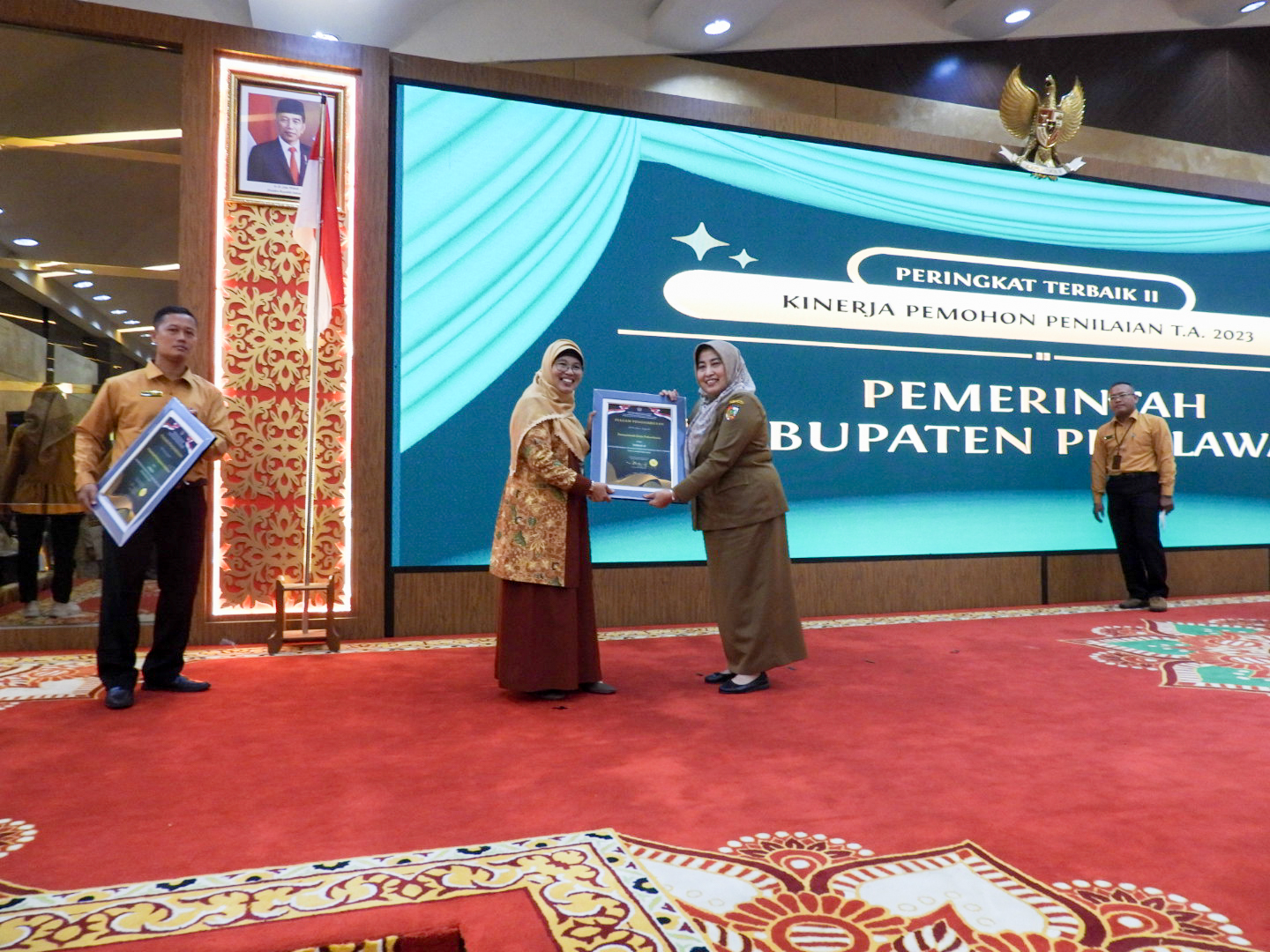 PEMKO PEKANBARU RAIH 3 PENGHARGAAN KN AWARD 2024